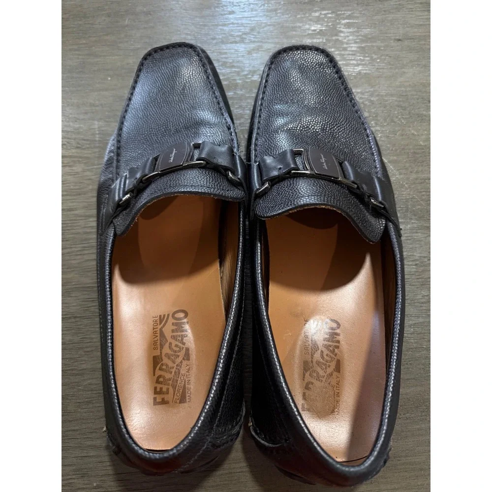 Salvatore Ferragamo Gancini Pebbled Leather Driver Loafers Black Mens US 10 D